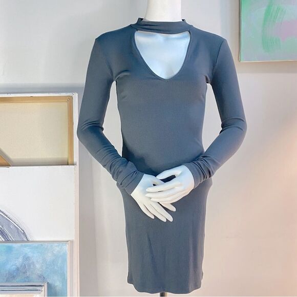 NWOT Forever 21 Ribbed V-Neck Cut-Out Lightweight Sweater Dress - Picture 1 of 5